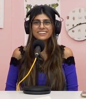 Mia Khalifa Height, Weight, Measurements, Eye Color, Biography。